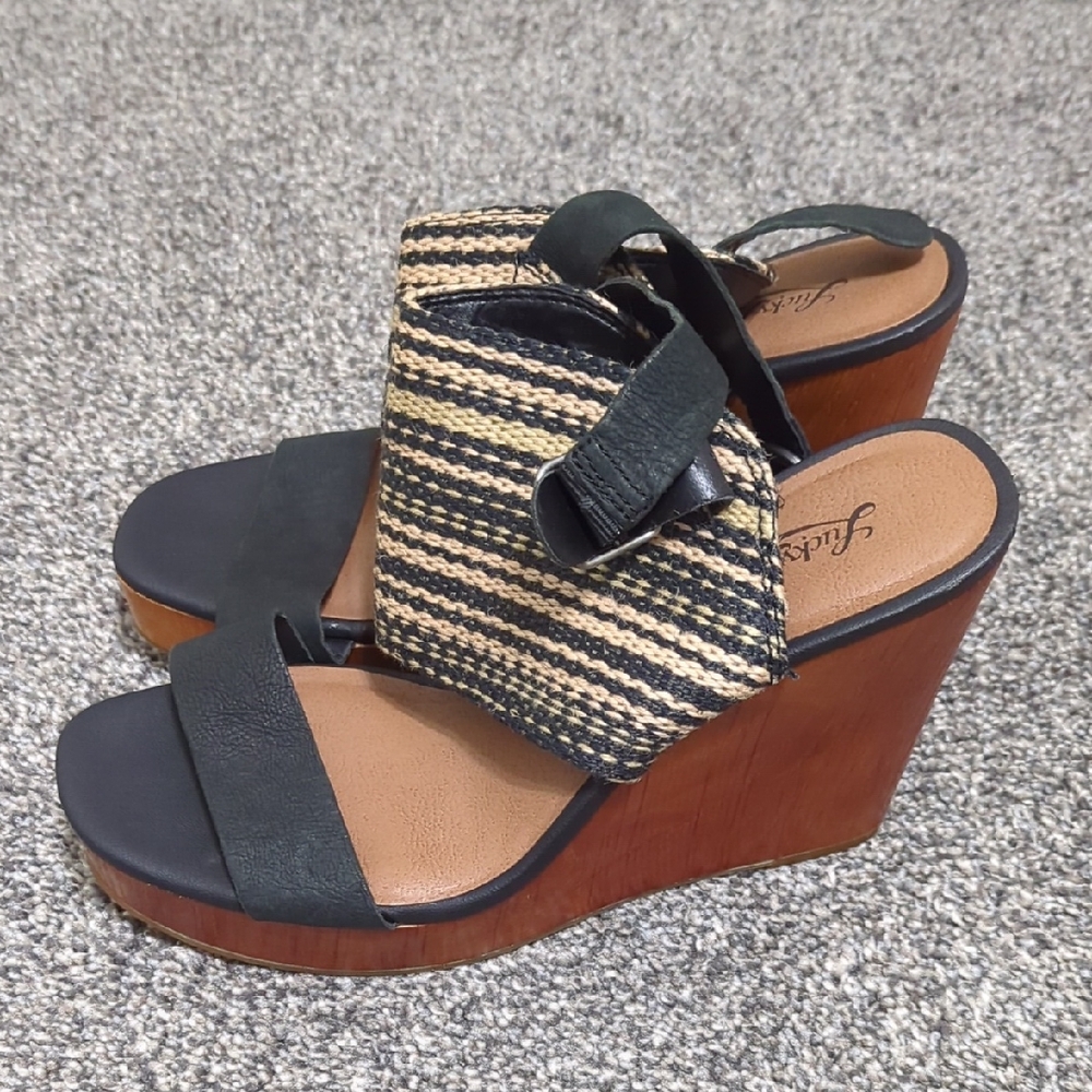 Lucky Brand Black and Tan Wedge Sandals with Metallic Accents